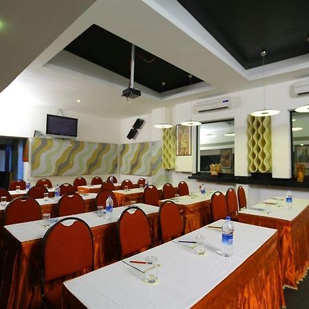 Hotel Oriental Inn Chennai Exterior photo