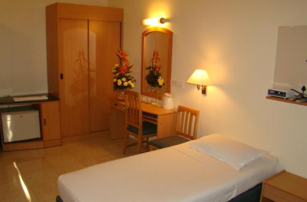 Hotel Oriental Inn Chennai Exterior photo