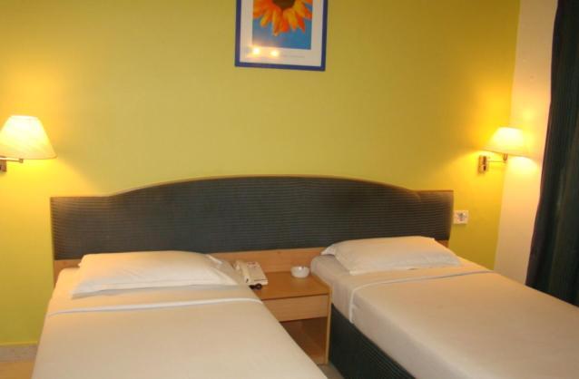 Hotel Oriental Inn Chennai Exterior photo